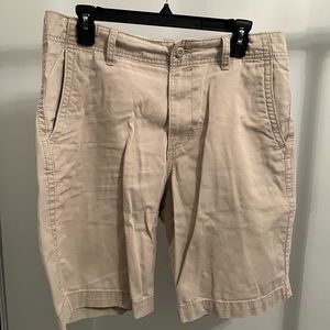 Selling old navy tan Mens shorts. Size 31.